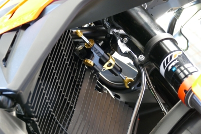 Kit fixation pour amortisseur de direction