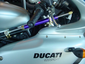 Kit montage pour amortisseur de direction Hyperpro DUCATI SS 620 2003 +;DUCATI 750 SS IE 1999 2002;DUCATI SS 800 2003 2004;DUCATI SS 900 1998 2001