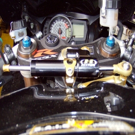 Kit montage pour amortisseur de direction Hyperpro SUZUKI GSXR 1000 2007 2008