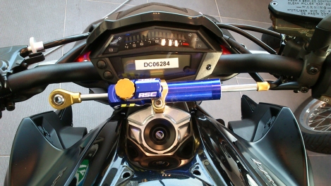 Kit fixation pour amortisseur de direction