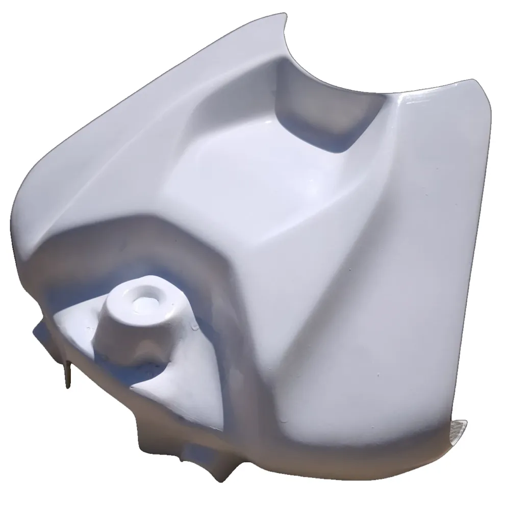 Couvre réservoir avant