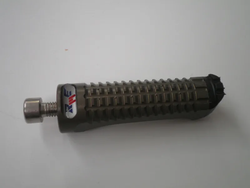 Repose pieds de remplacement pour Commandes reculées EVO coté gauche