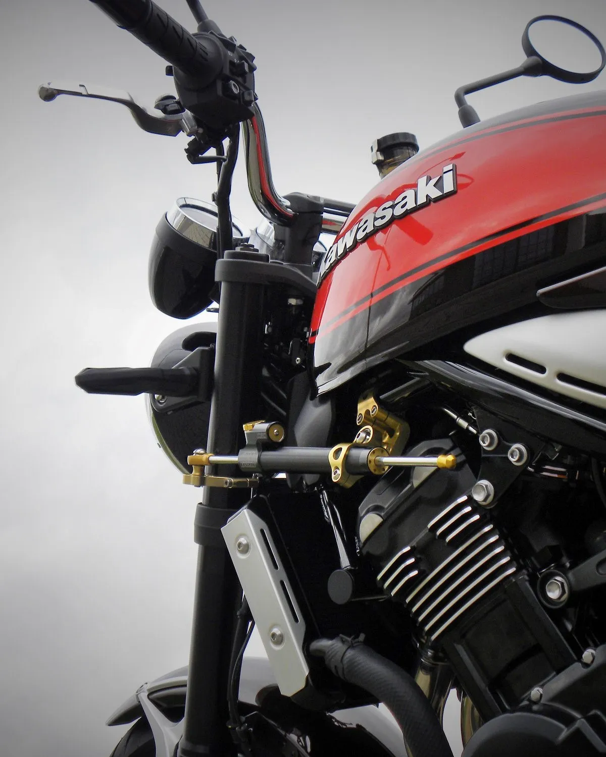 Kit montage pour amortisseur de direction Hyperpro KAWASAKI Z900 RS 2018 2025
