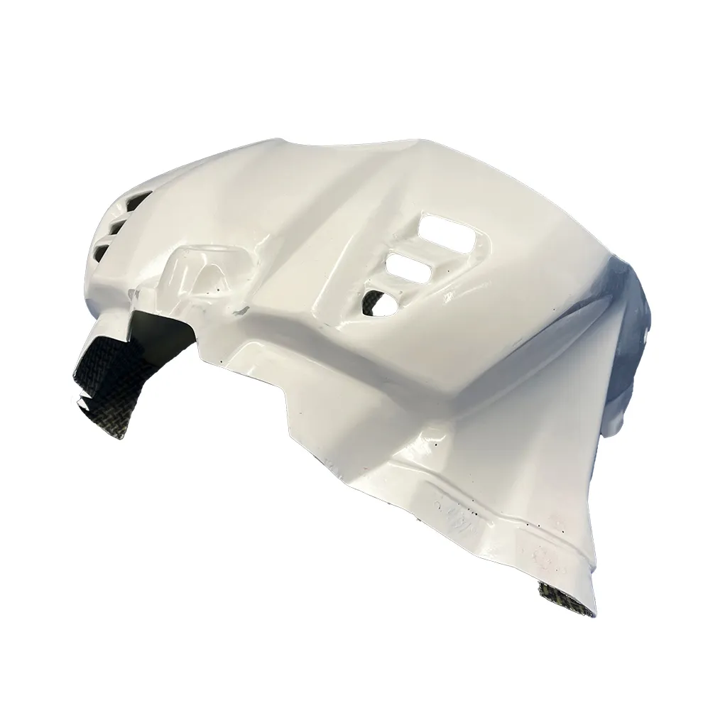 Couvre réservoir avant